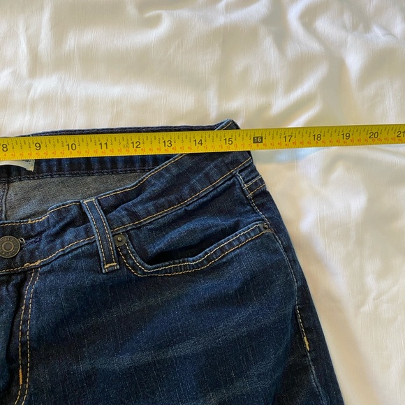 Signature Levi’s Modern Straight - Picture 3 of 6